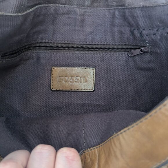 Fossil Leather Messenger Crossbody Bag - Picture 2 of 5